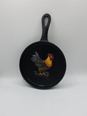 Mini Cast Iron Skillet Wall Hanging w/ Rooster Decorative Hand Painted 7.5”x4.5”